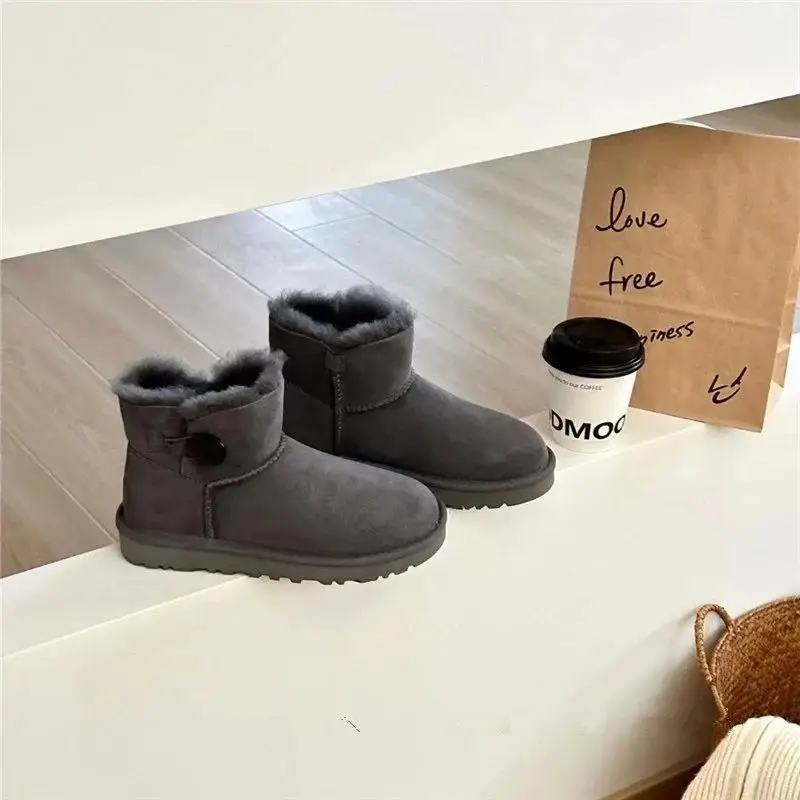 UGG Snow Boots 10
