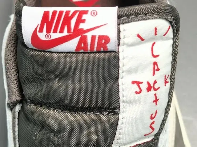 Air Jordan 1 Low 13