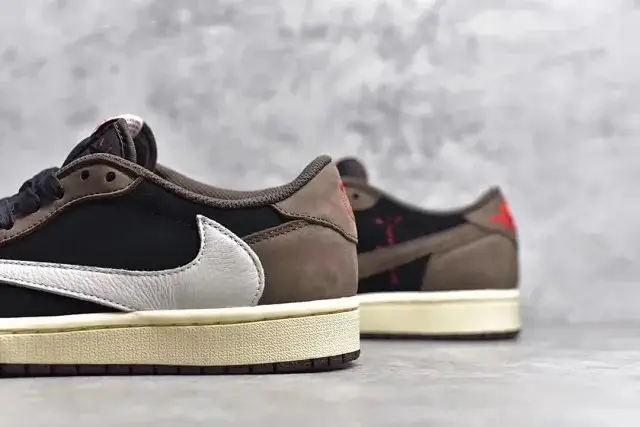Air Jordan 1 Low 9