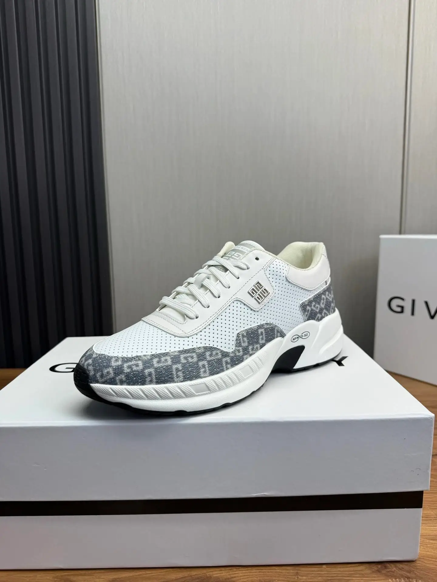 Givenchy Chunky Sneakers [40 styles] 12