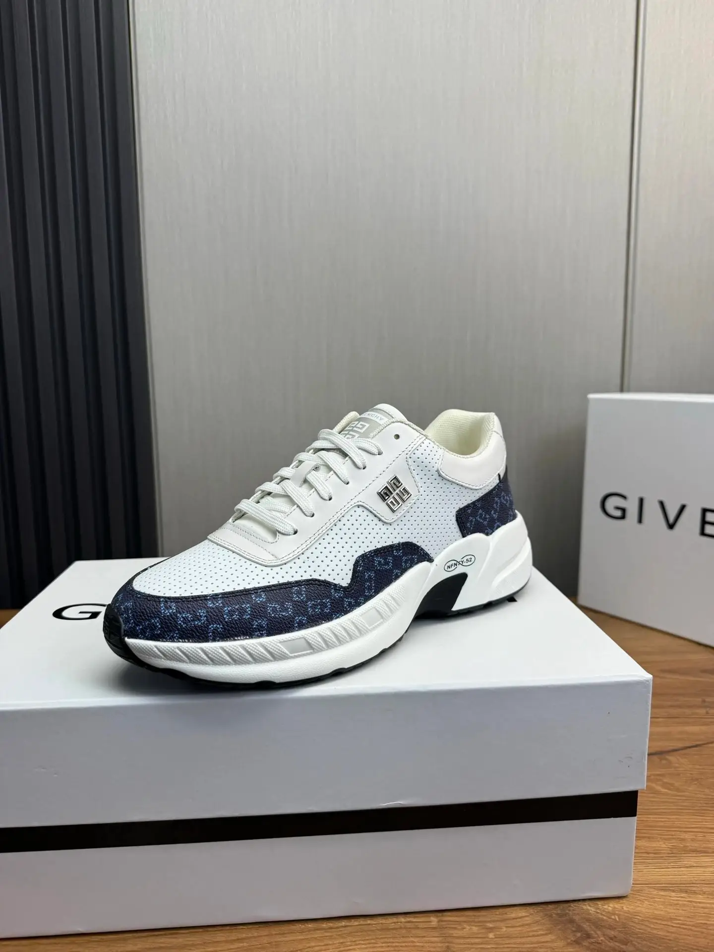Givenchy Chunky Sneakers [40 styles] 13