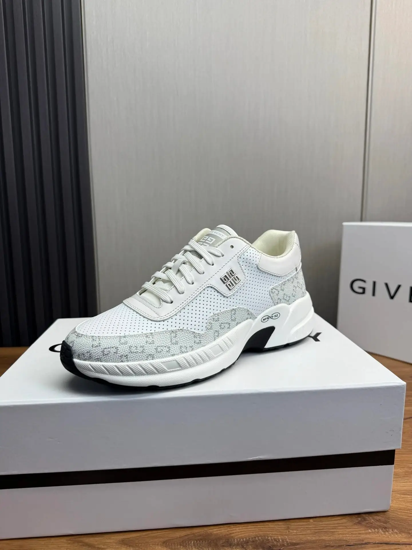 Givenchy Chunky Sneakers [40 styles] 14
