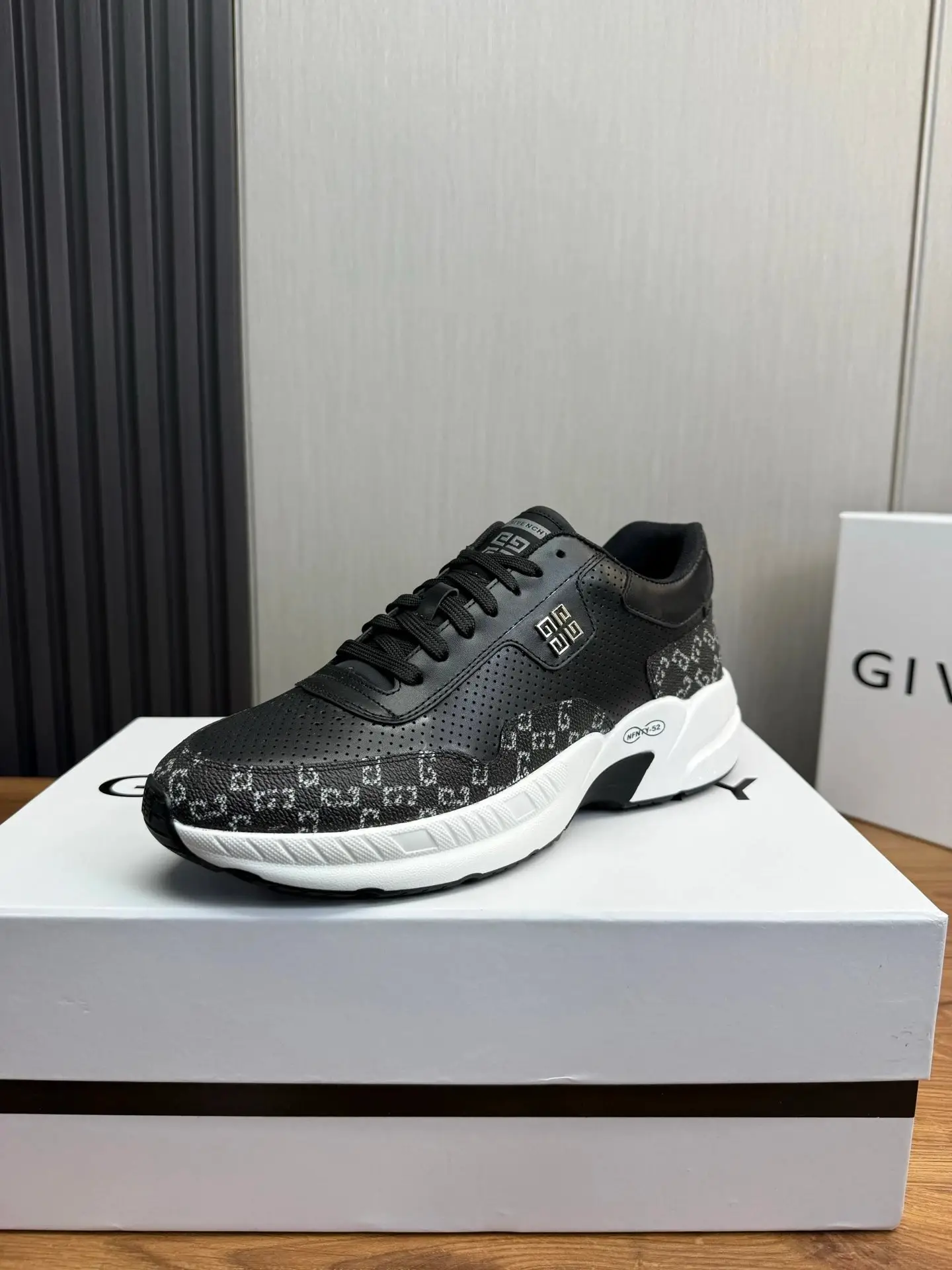 Givenchy Chunky Sneakers [40 styles] 15