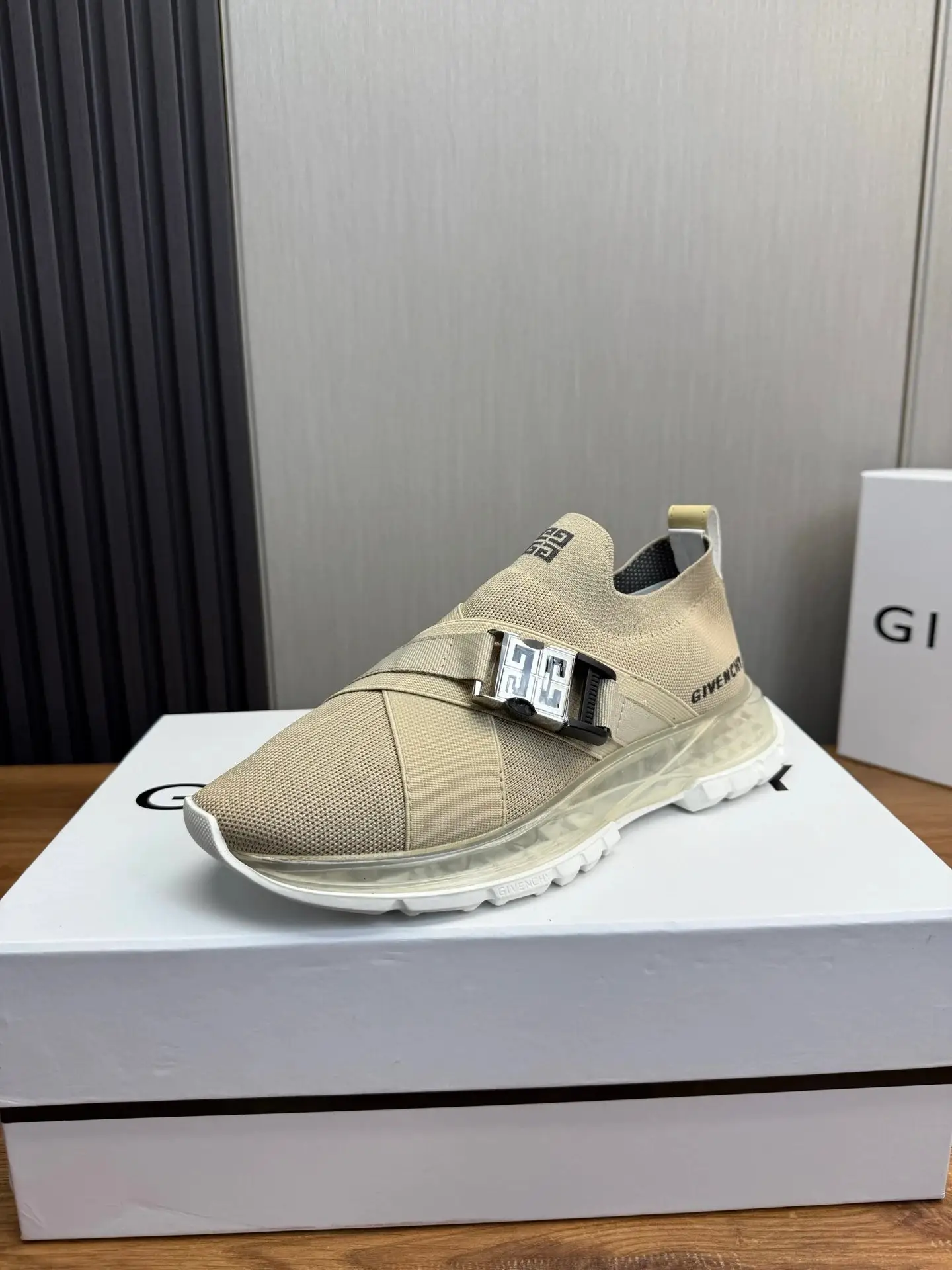Givenchy Chunky Sneakers [40 styles] 8